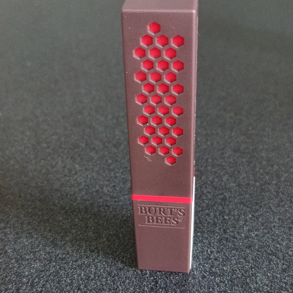 Burt’s Bees 100% Natural Lipstick, Scarlet Soaked 520